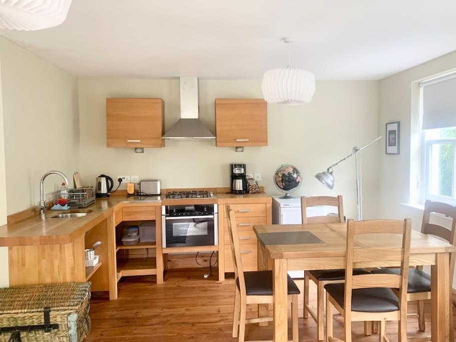 Delightful Ely House Bright And Warm With Cathedral View Lägenhet Exteriör bild