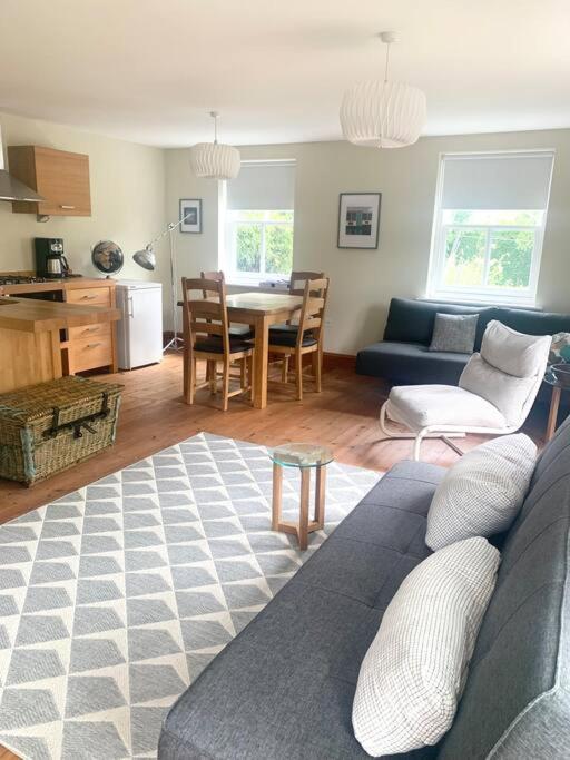 Delightful Ely House Bright And Warm With Cathedral View Lägenhet Exteriör bild