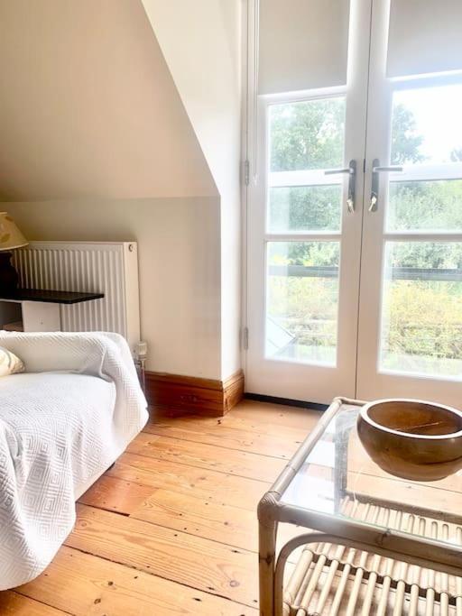 Delightful Ely House Bright And Warm With Cathedral View Lägenhet Exteriör bild