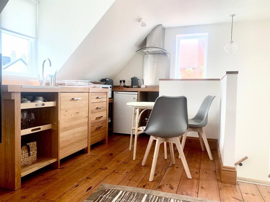 Delightful Ely House Bright And Warm With Cathedral View Lägenhet Exteriör bild