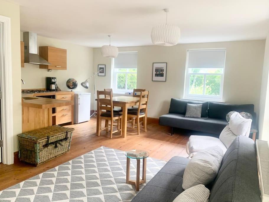 Delightful Ely House Bright And Warm With Cathedral View Lägenhet Exteriör bild