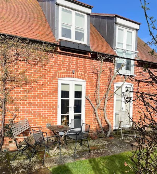 Delightful Ely House Bright And Warm With Cathedral View Lägenhet Exteriör bild